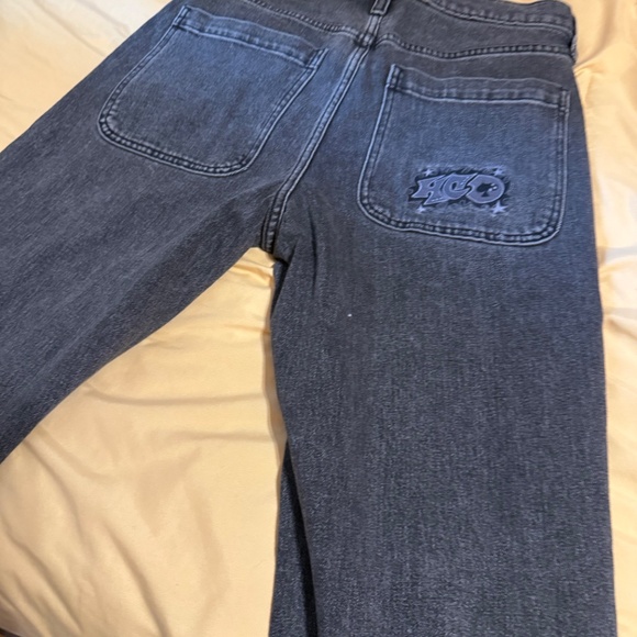 Hollister, baggy jeans brand new wide 32 x 32 size - Picture 2 of 6